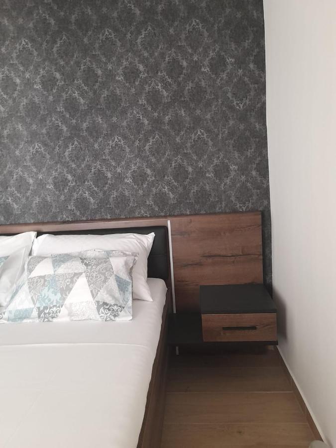 Apartman Sa Lodom 2+2 Apartment พิโรวัซ ภายนอก รูปภาพ
