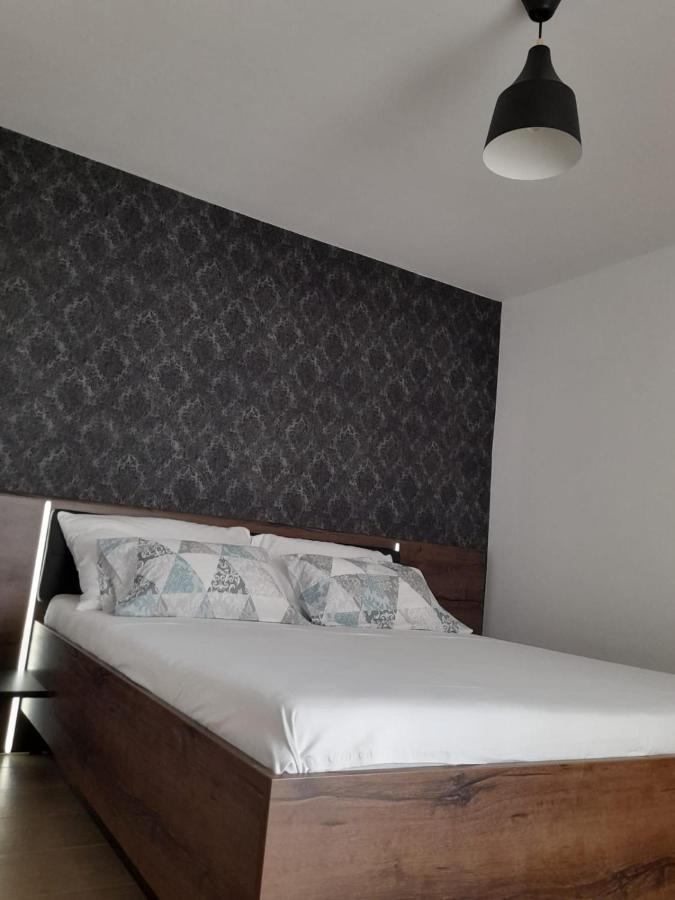 Apartman Sa Lodom 2+2 Apartment พิโรวัซ ภายนอก รูปภาพ