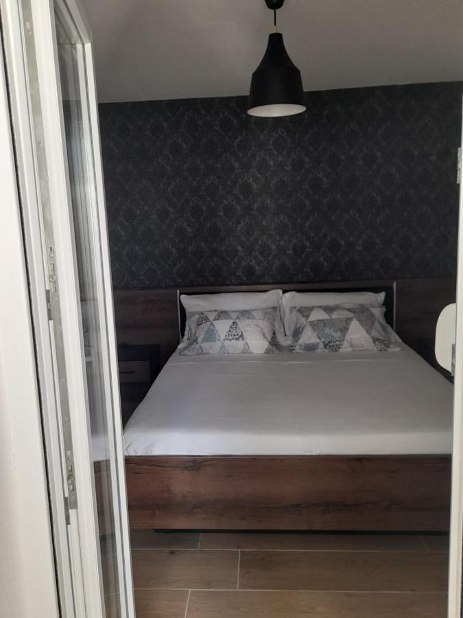 Apartman Sa Lodom 2+2 Apartment พิโรวัซ ภายนอก รูปภาพ